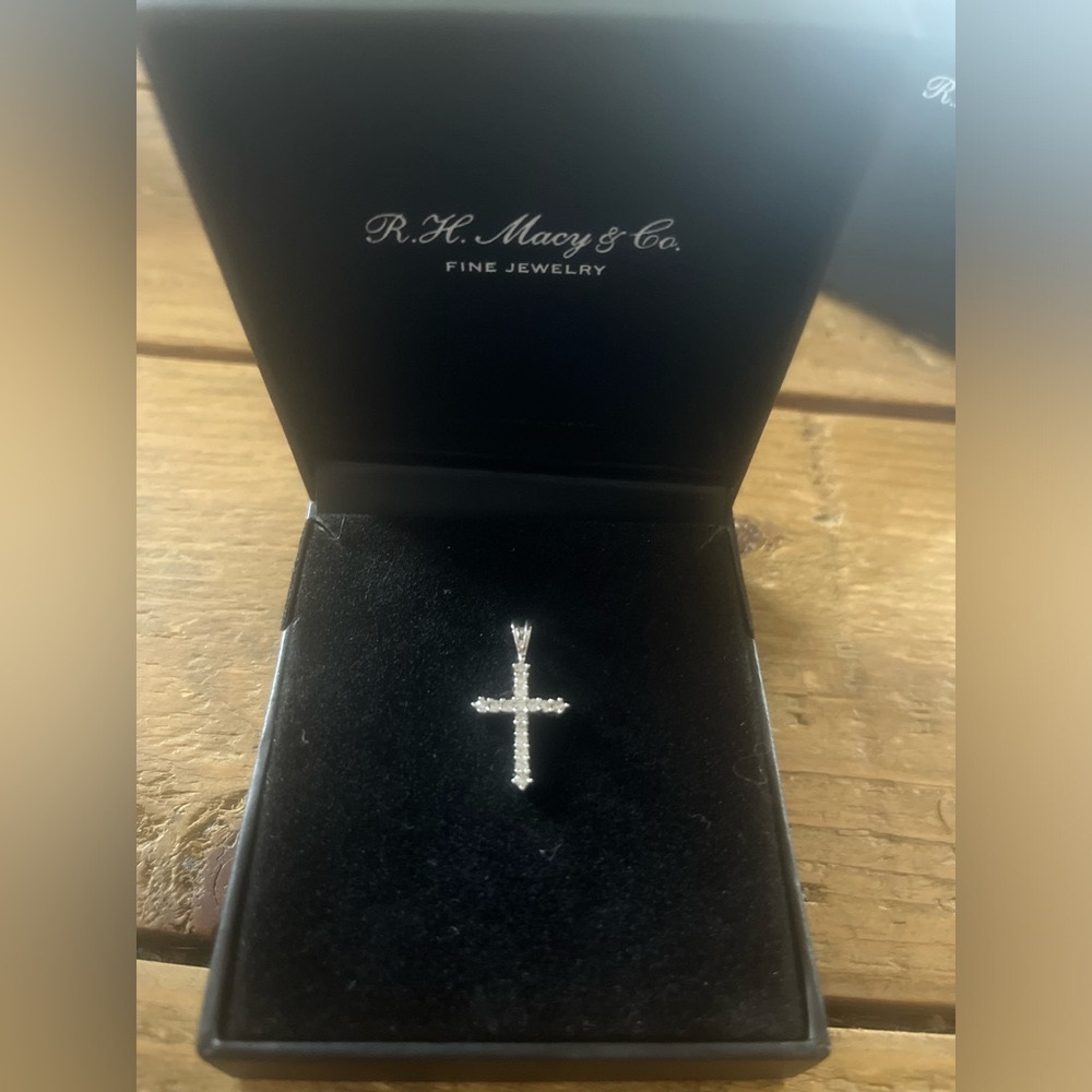 White Gold Diamond 1/4 cttw Pendant NIB